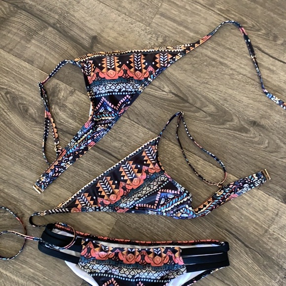 Cupshe tribal bikini - Picture 4 of 5